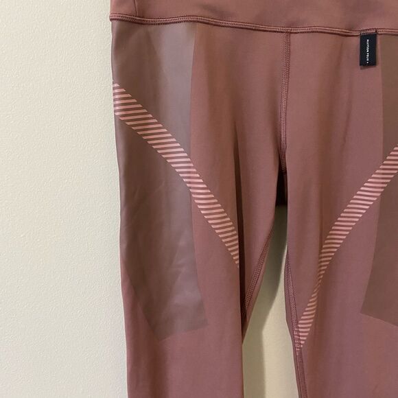 Athleta Legend 7/8 Tight - Picture 8 of 15